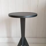 Pedestal table