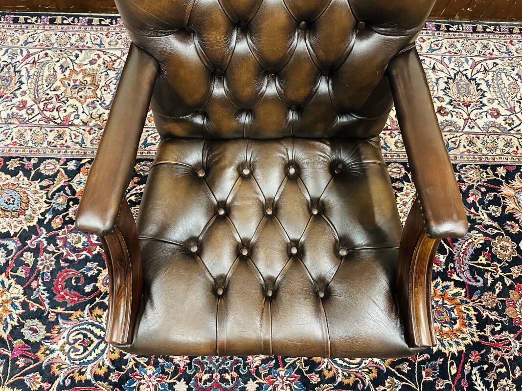 Chaise de bureau Chestfield anglaise marron
