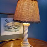 Lampe en albâtre et abat jour jute camel