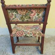 Antique poltrona trono in solid walnut with carving 19th century