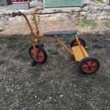 Tricycle des cours de récréation des années 70