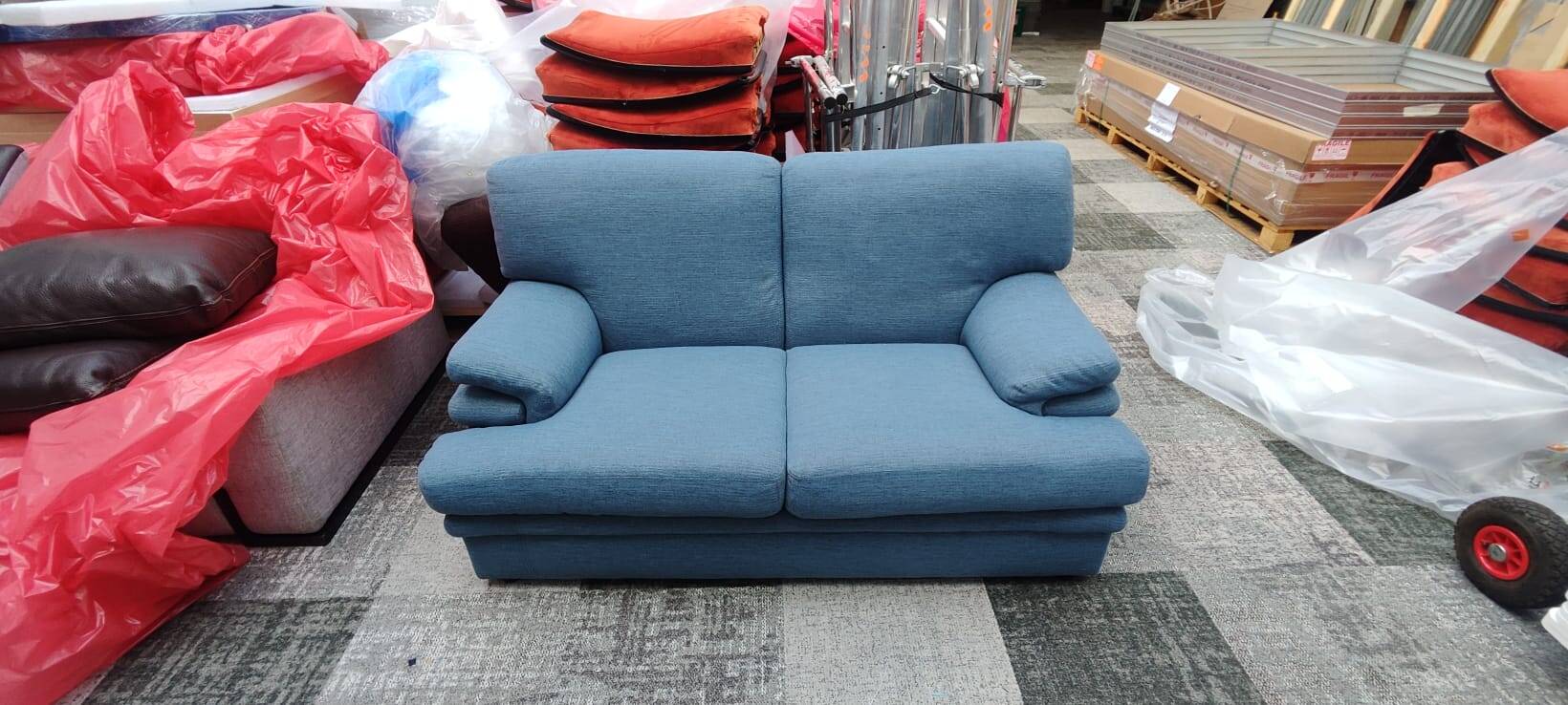 Two-seater sofa fully renovated
