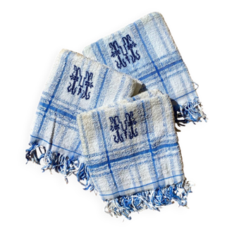 Set of 3 old napkins