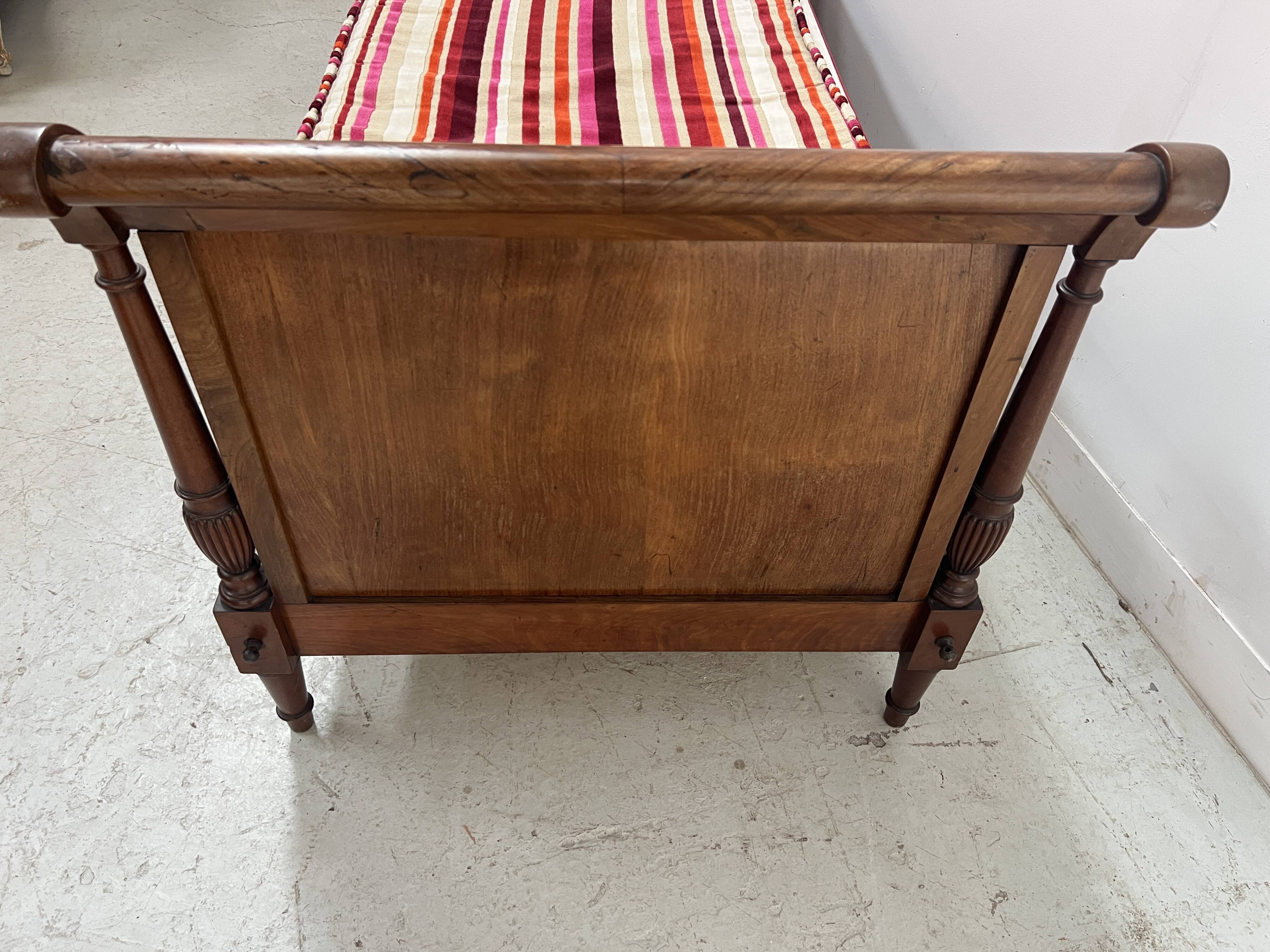 Louis XVI style mahogany daybed, 19th century