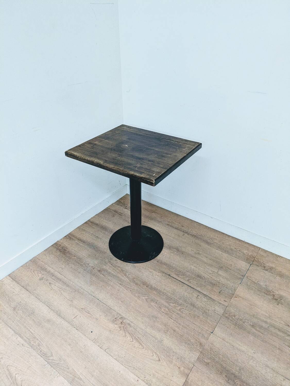 Table bistrot en bois et fer
