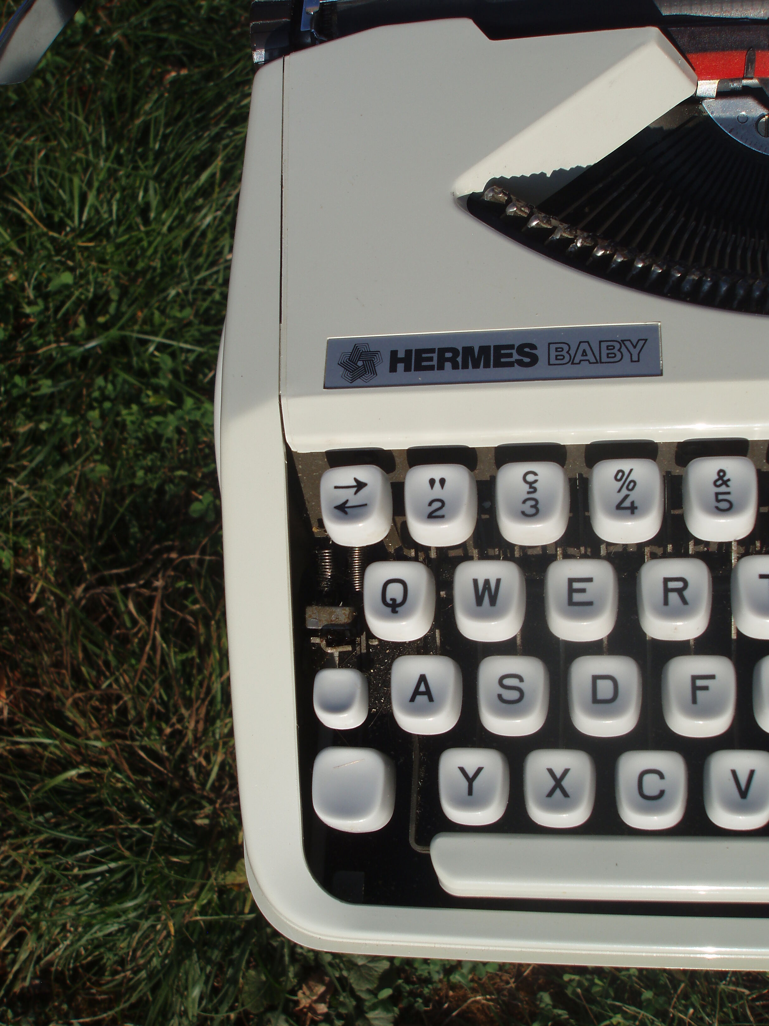 Baby hermes typewriter with manual job and his bag