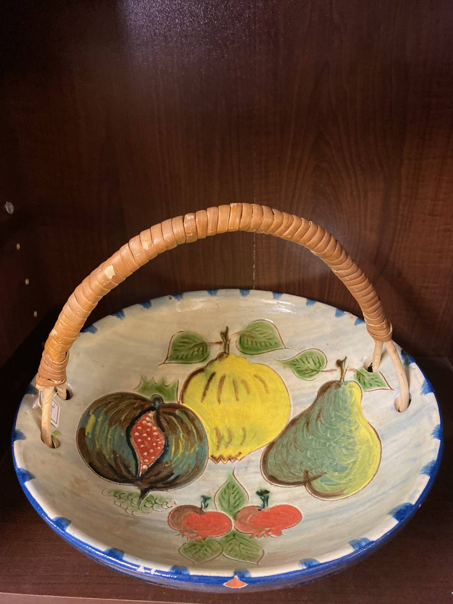 Fruit bowl signed puigdemont spanish ceramic fruit decor osie handle