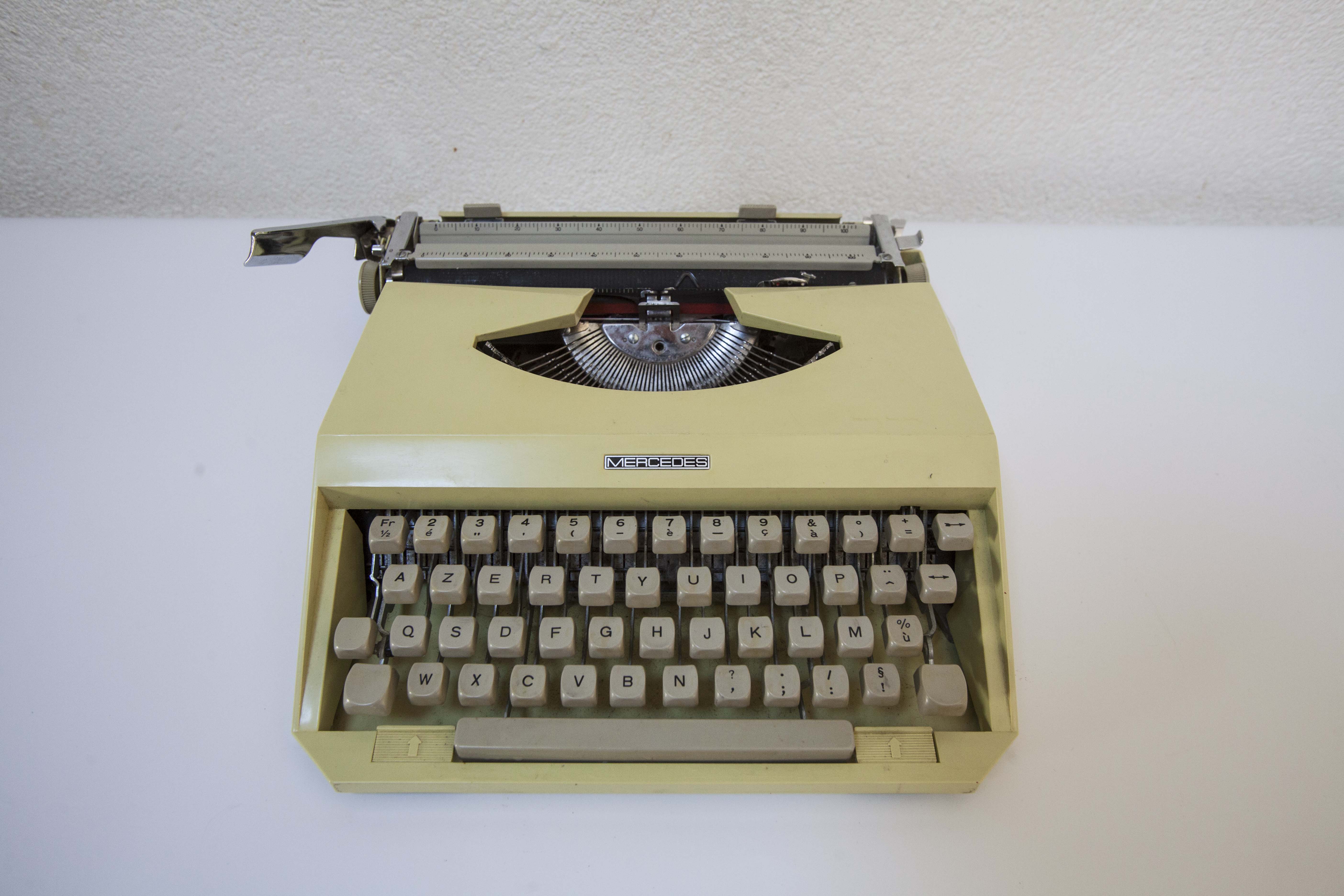 Mercedes character typewriter elite 1969