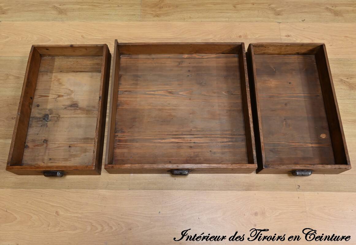 Oak apothecary counter – 1920