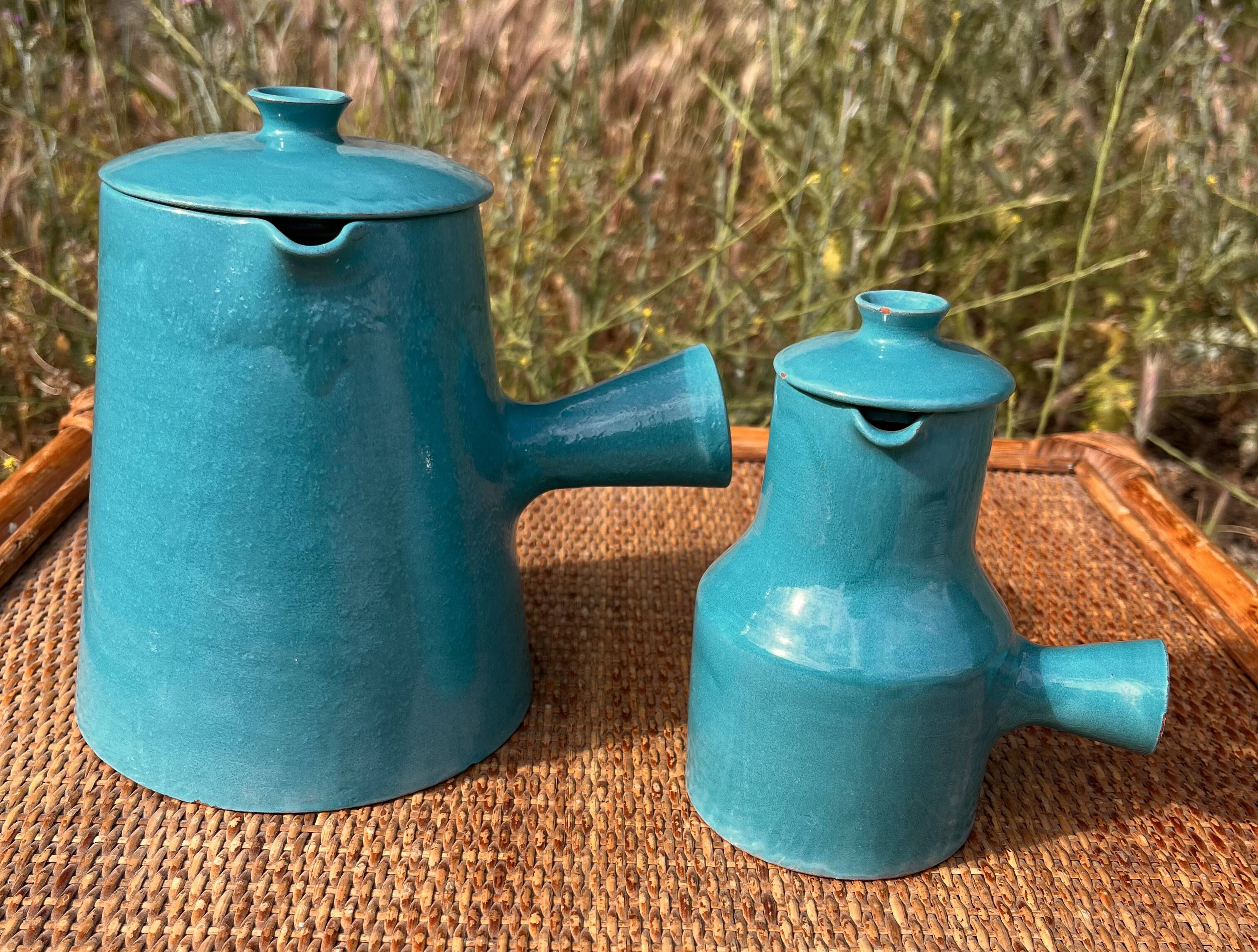 Lot de 2 pichets couverts bleu ciel de Charles Voltz 1960 Vallauris