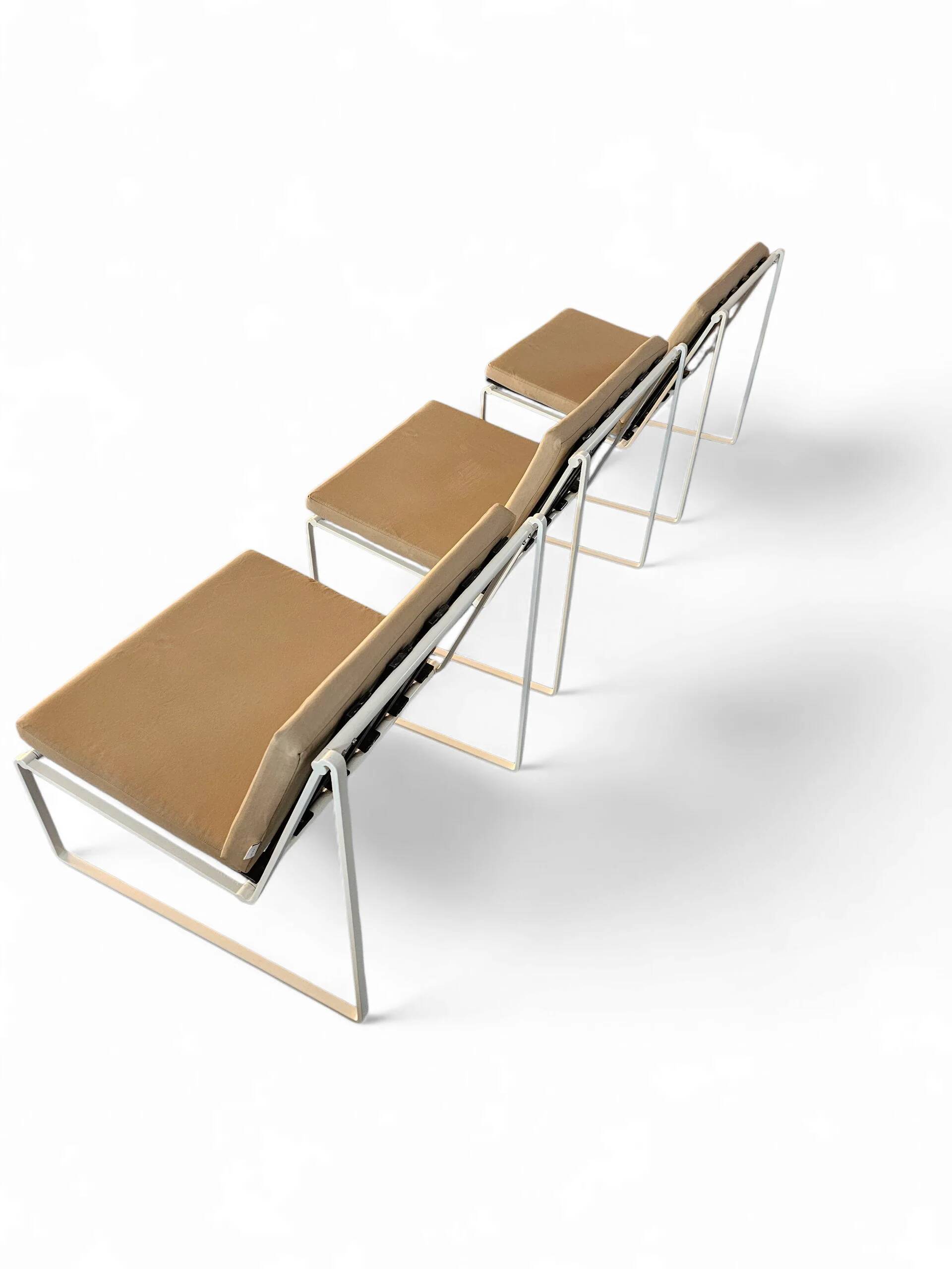 Chaises longues Kho Liang Ie 024 / table basse / Artifort 1962