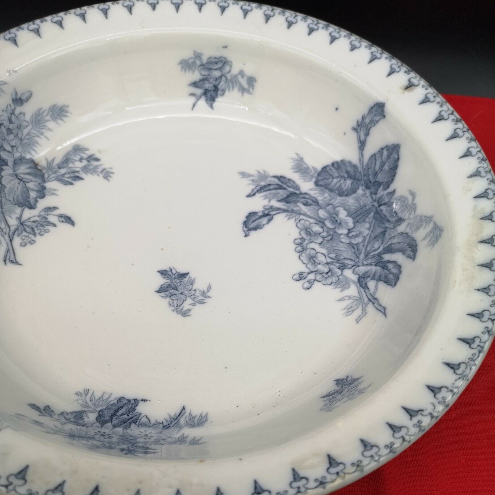 Earthenware dish Sarreguemines model Flora