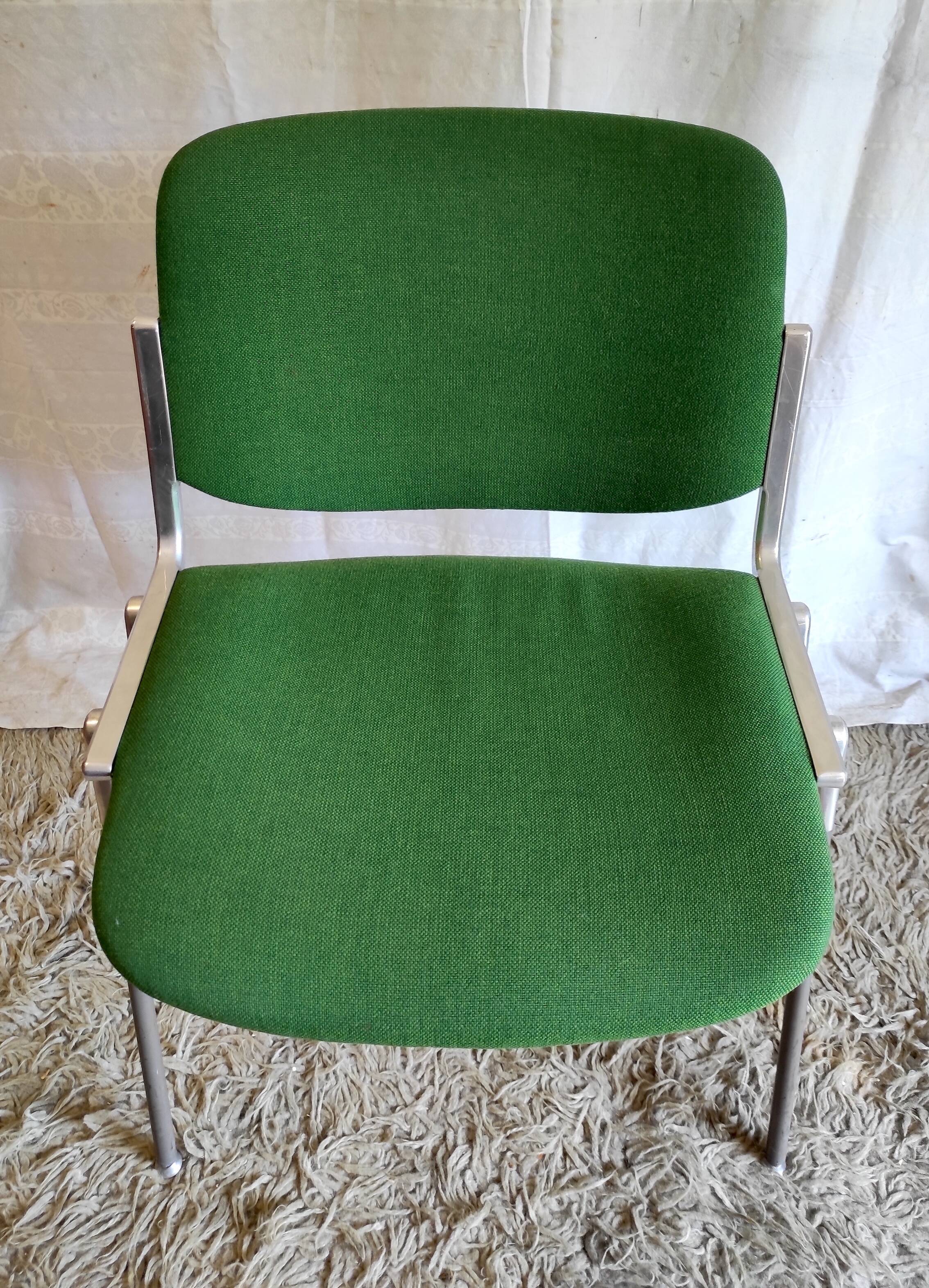 Chair design by Giancarlo Piretti for Castelli 70