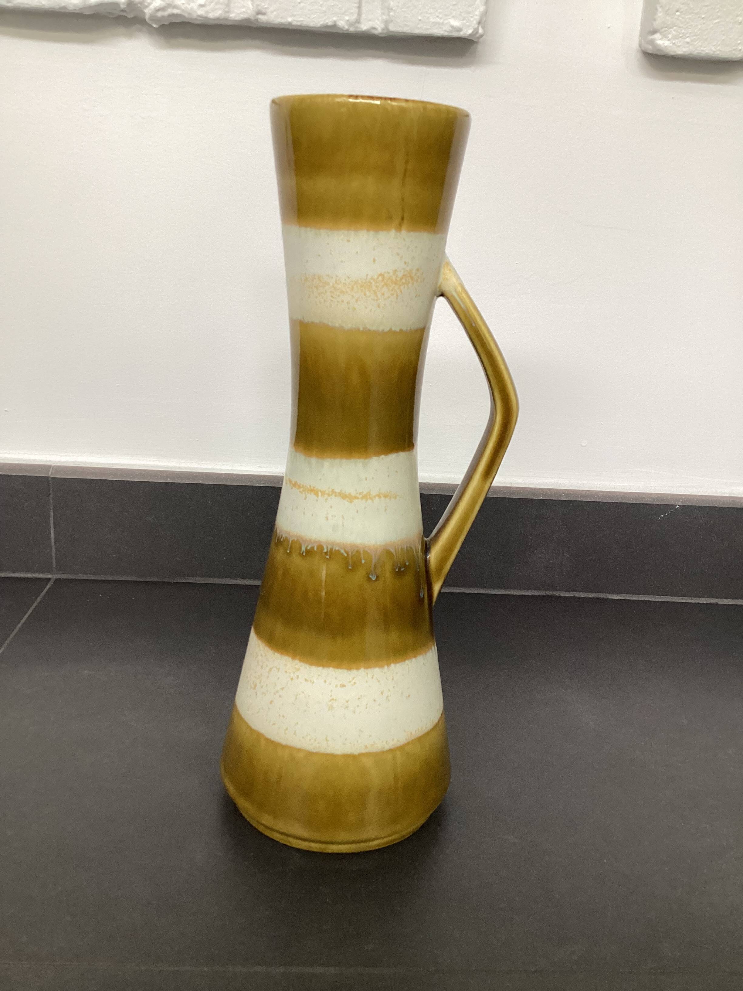 Bay West Germany vase, West German ceramics, 1960s-1970s