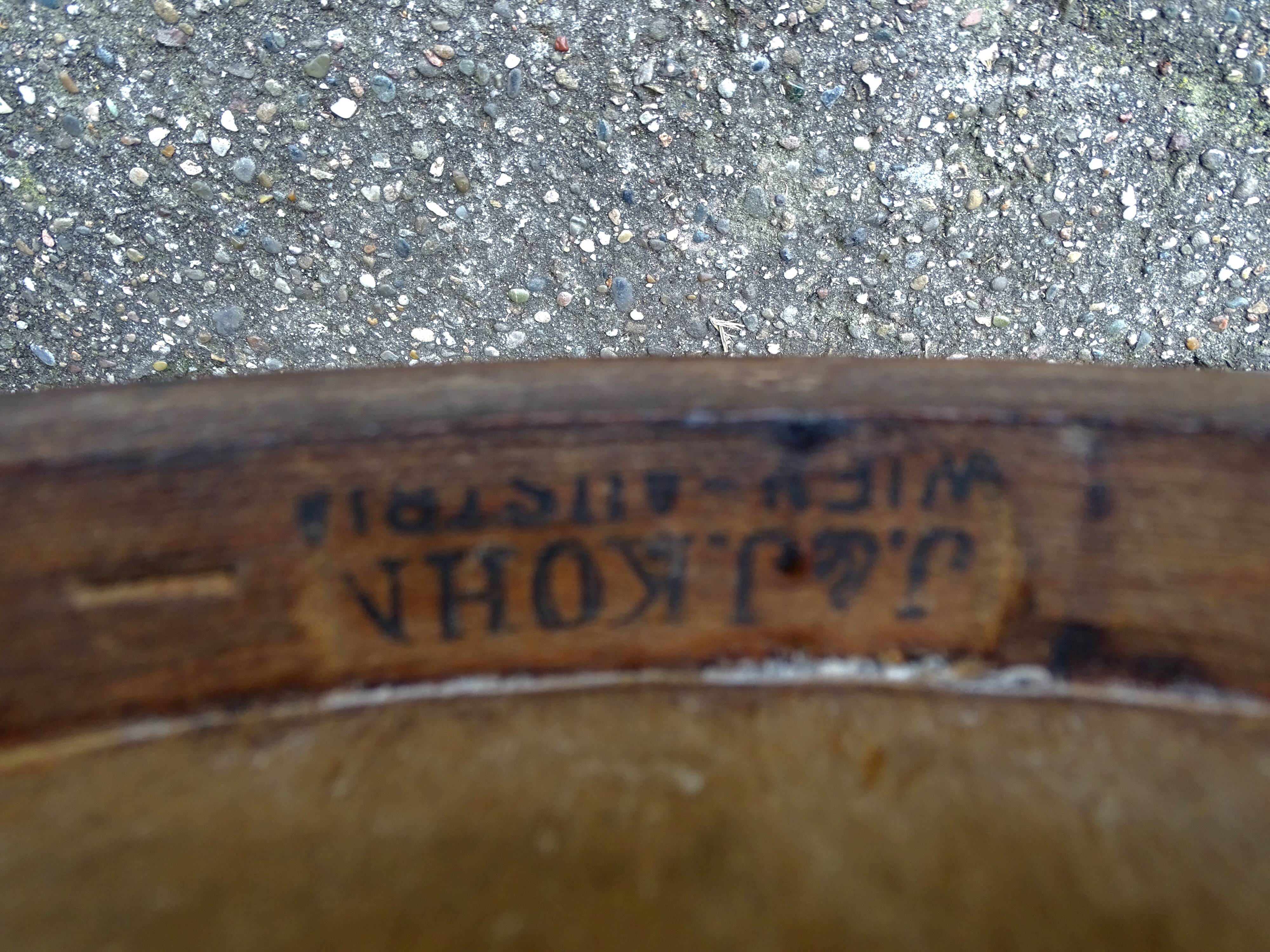 Pair of kohn n°18 1/2 bistro chairs from 1900, wooden seat - no thonet -