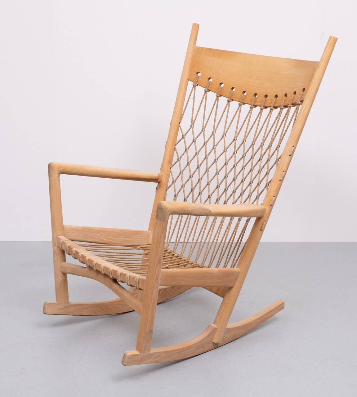 Beautiful Hans J Wegner PP 124 Net chair for PP Mòbler