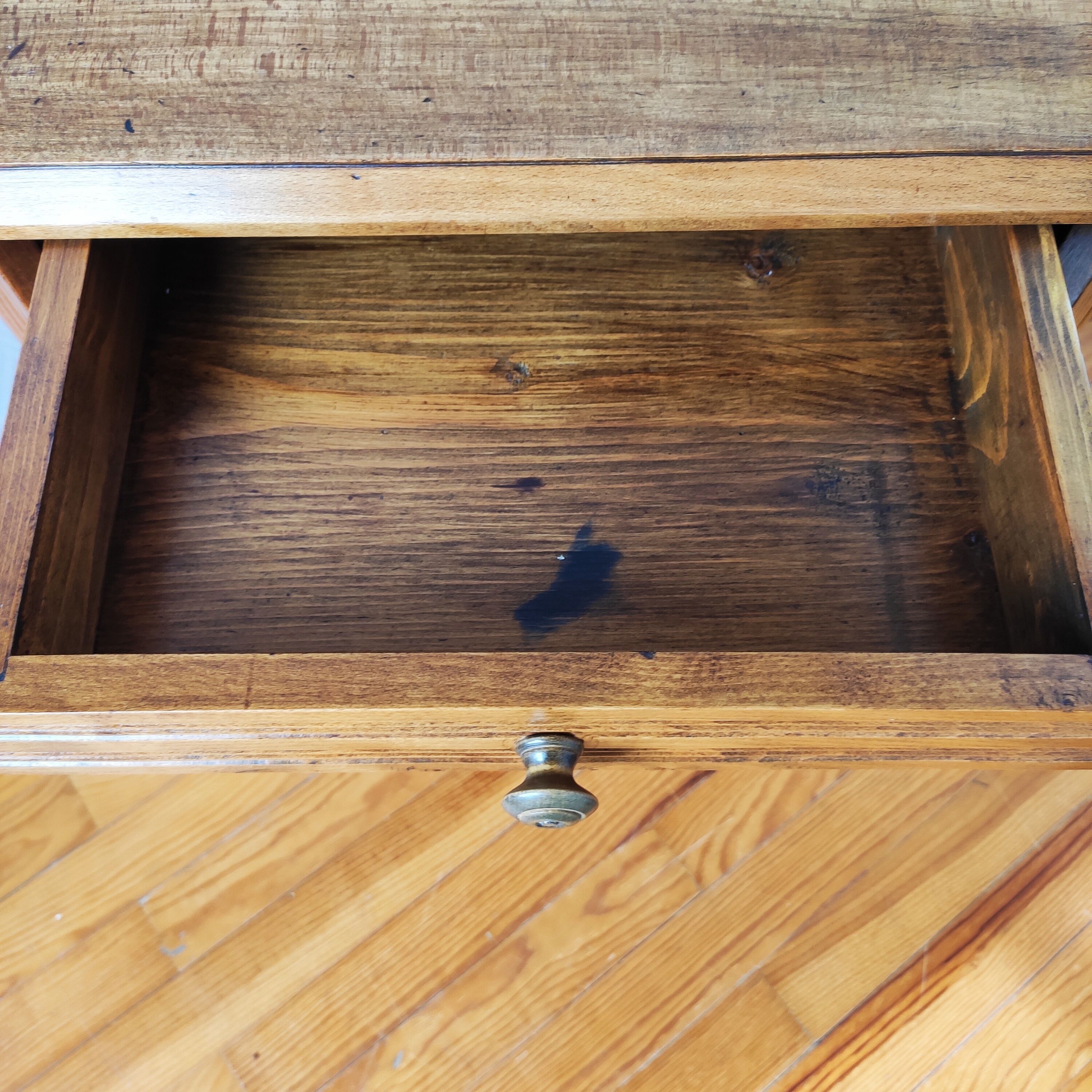 Art Deco style jam maker