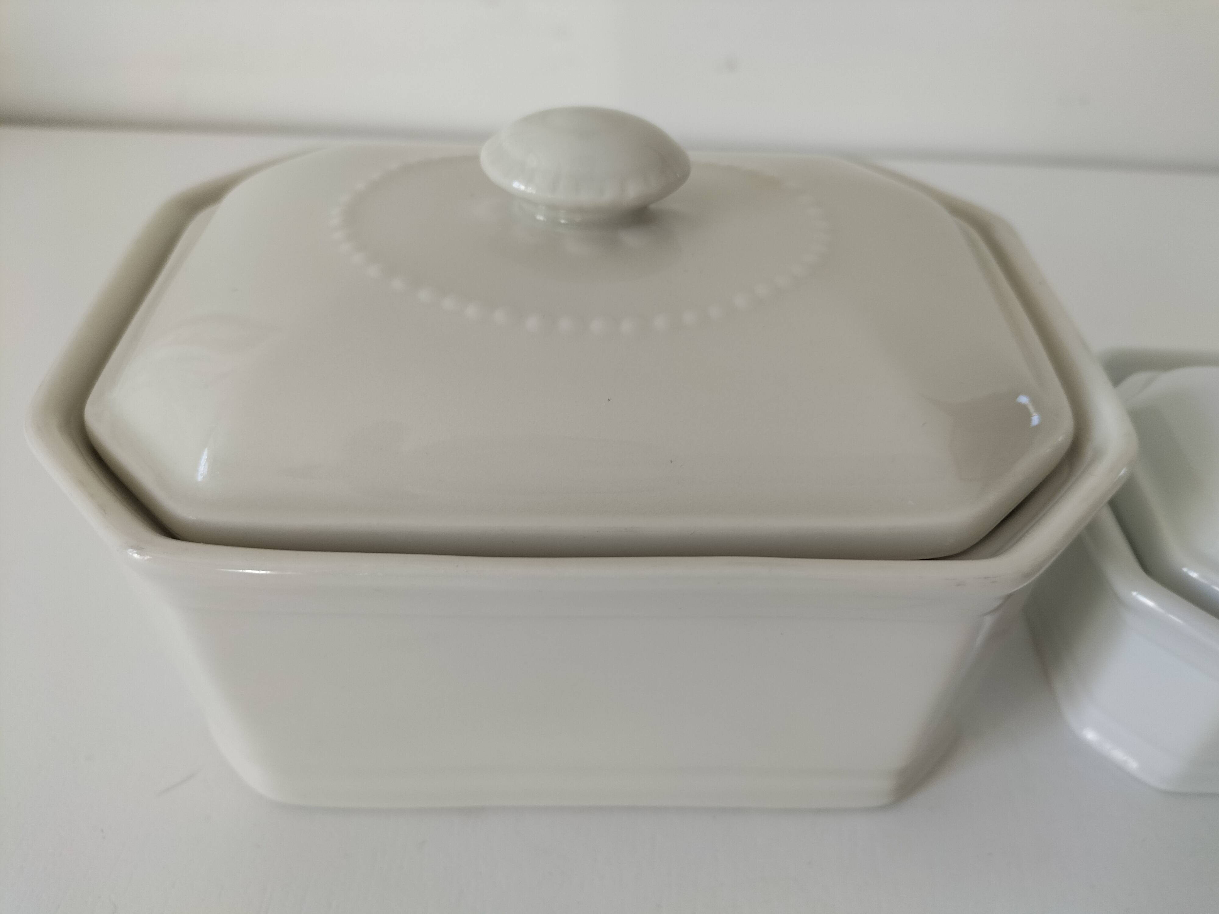 Trio de terrines Apilco porcelaine modèle perlé