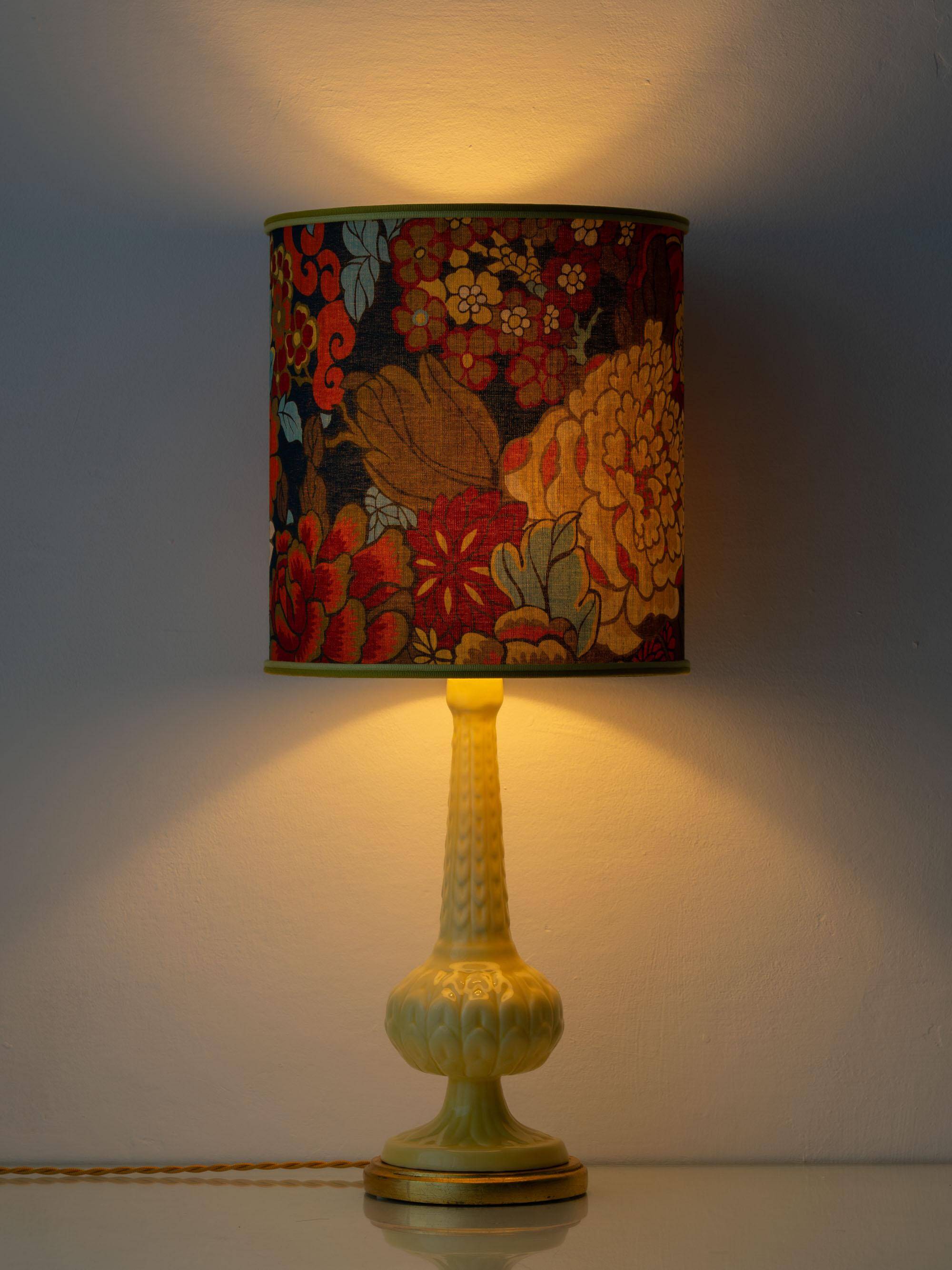Lampe de table en céramique jaune espagnole, années 1960, abat-jour Liberty London rétro neuf
