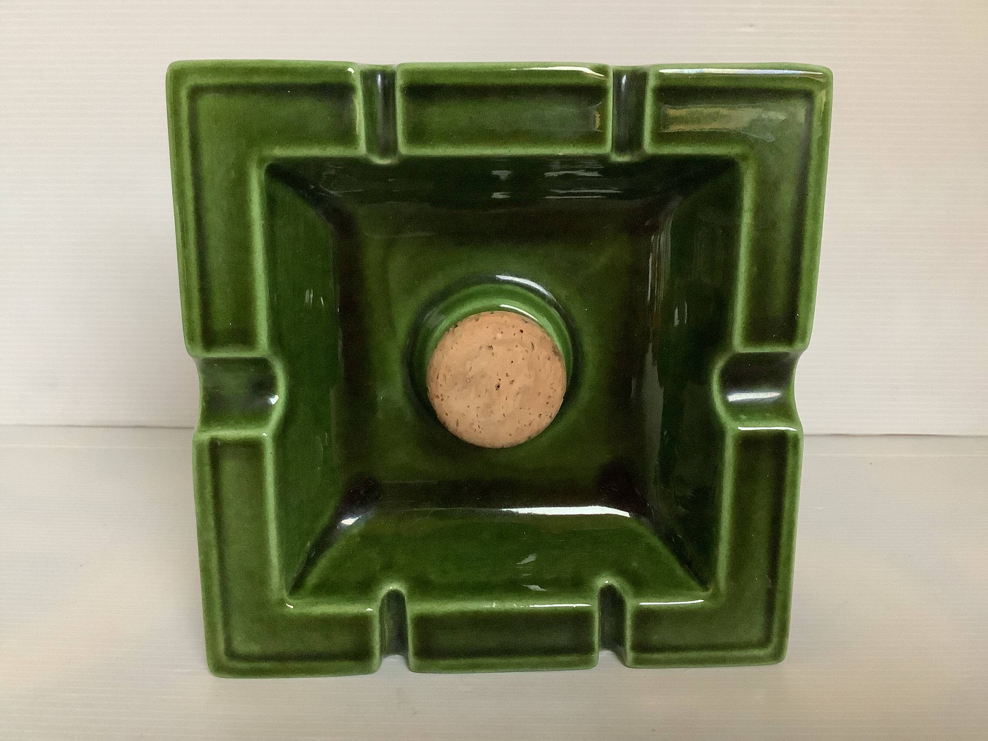 Large ashtray for pipes