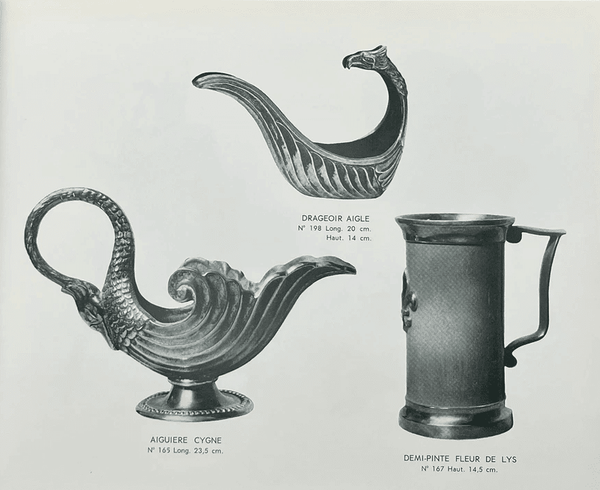 Bronze patinated pocket emptier with swan decoration by Max Le Verrier.
