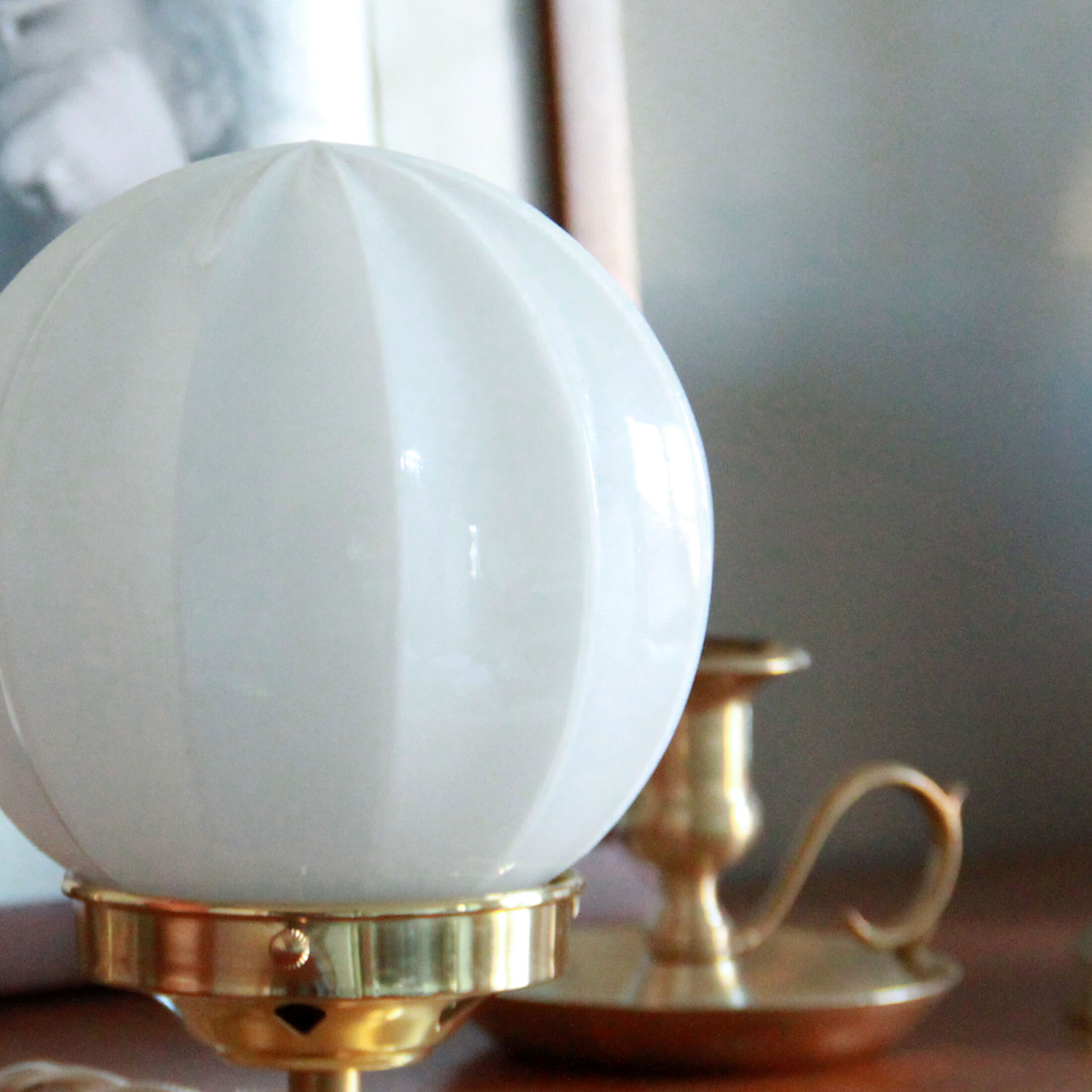Table lamp desk brass globe opaline glass old vintage