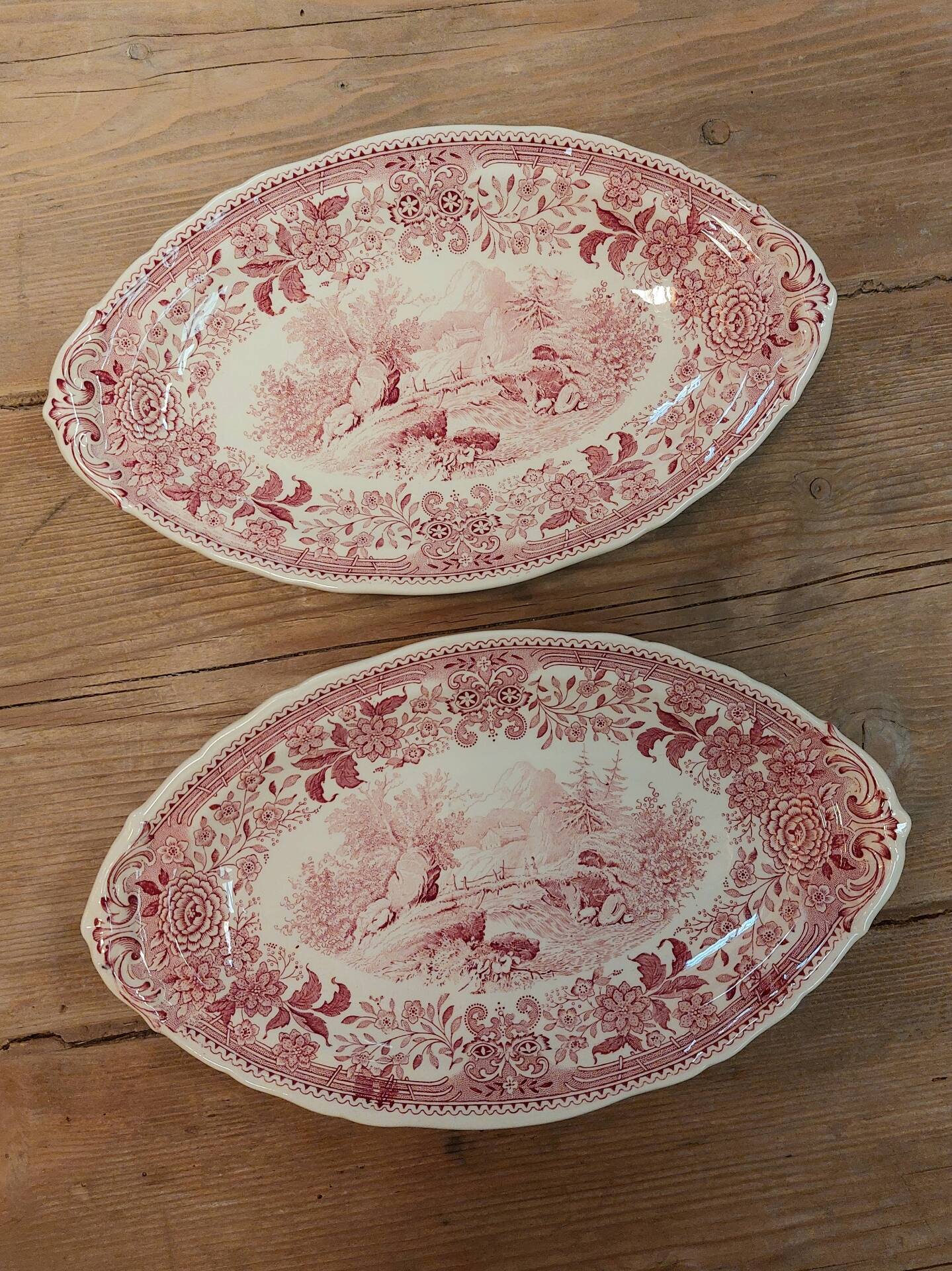 Pair of Villeroy & Boch serving dishes