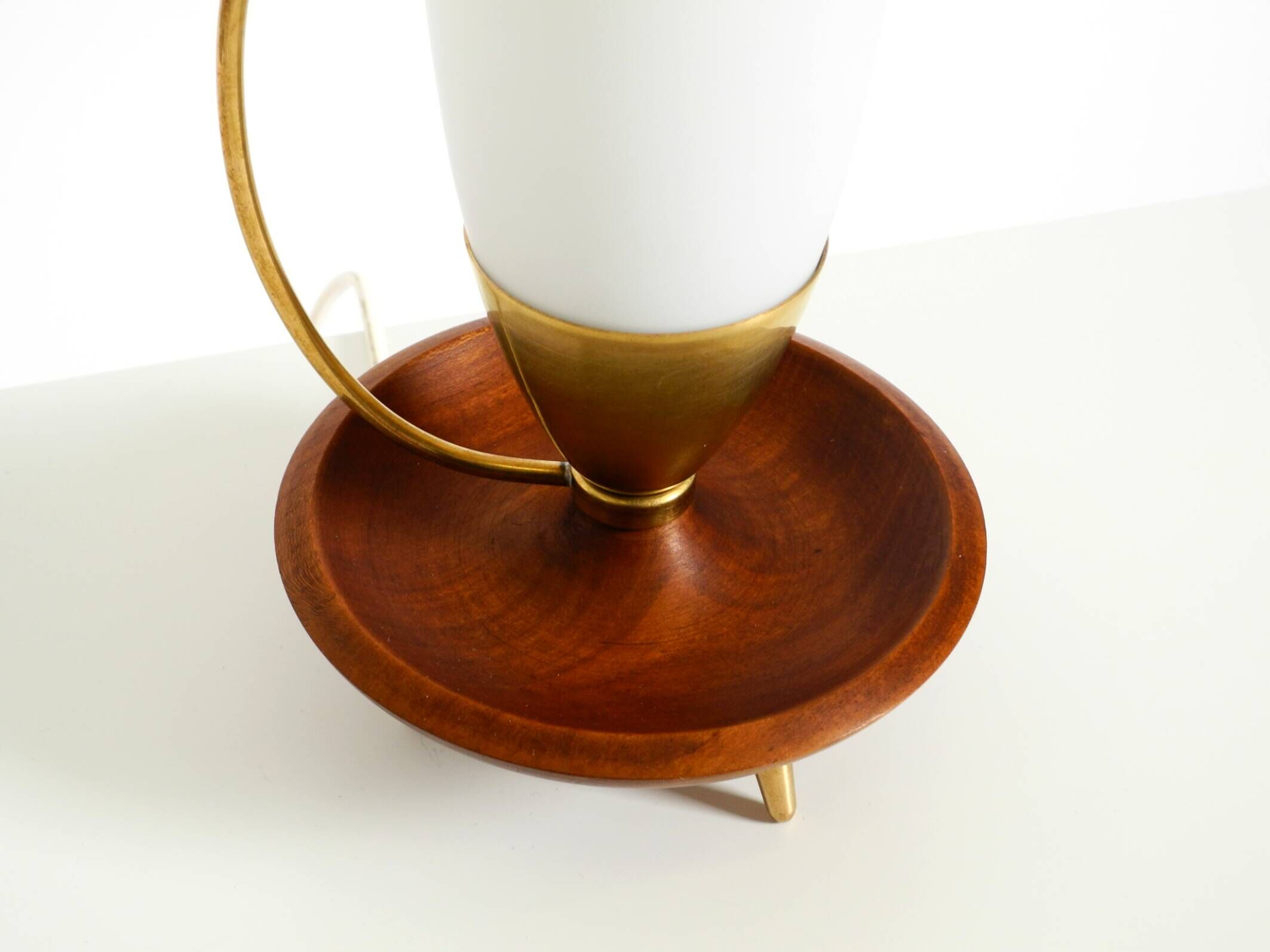 Large 1950s table lamp made of brass and teak, with a frosted glass shade