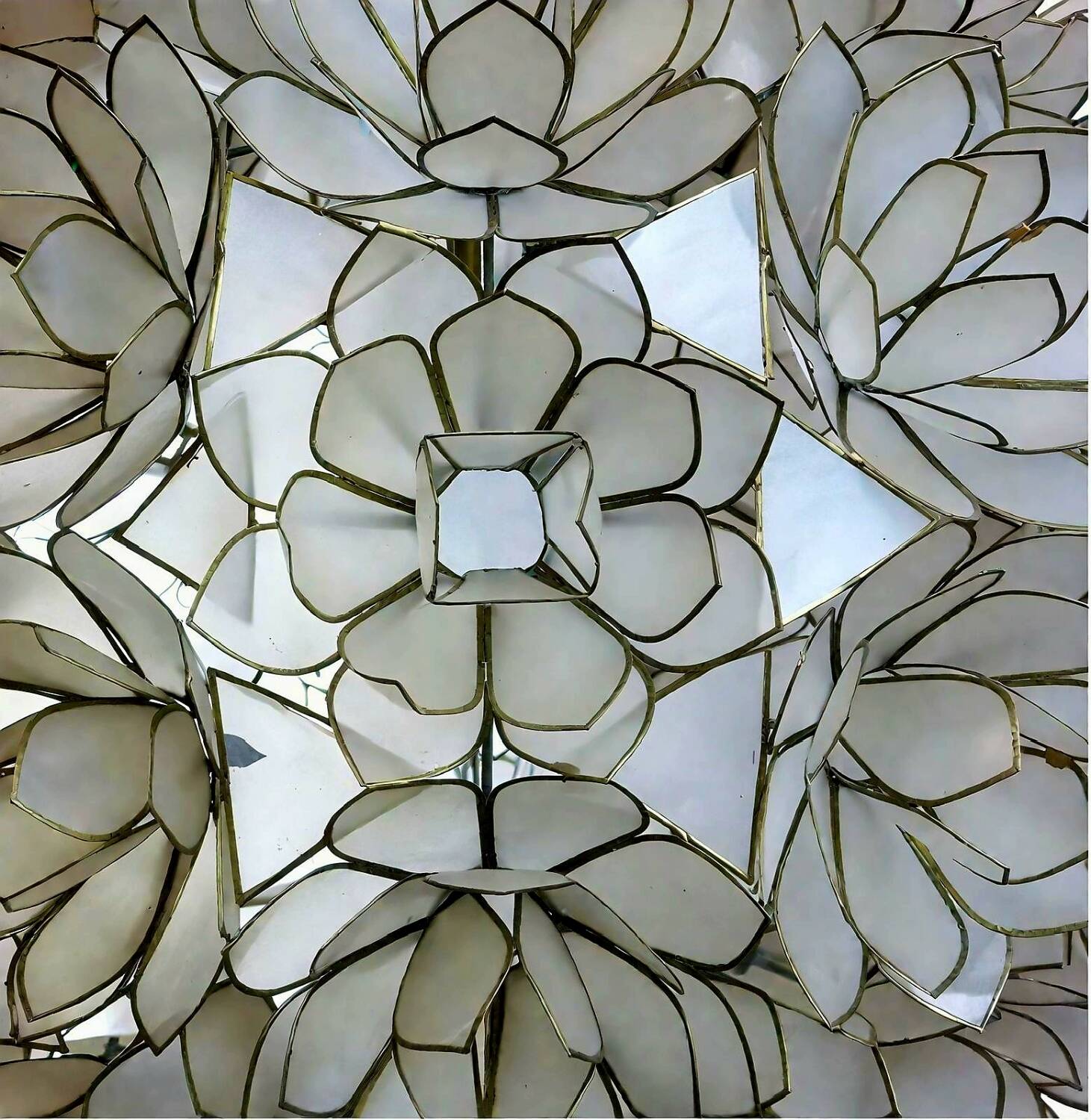 Mother-of-pearl and brass flower pendant – Germany circa 1970