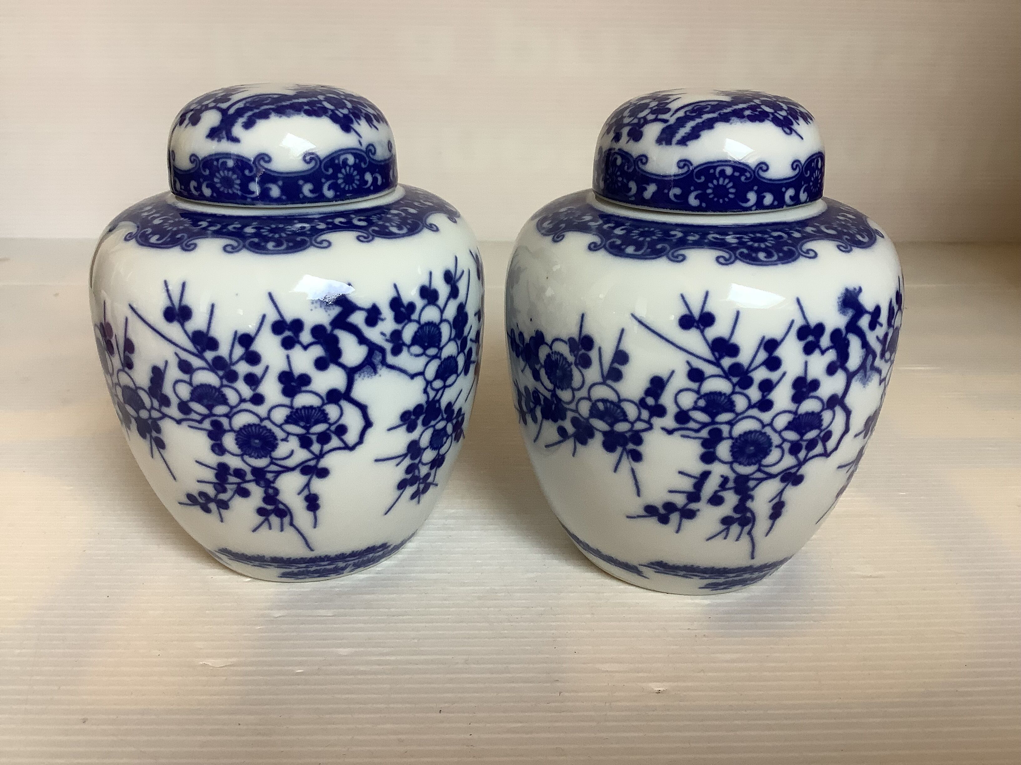 Paire de vases fleurs bleues