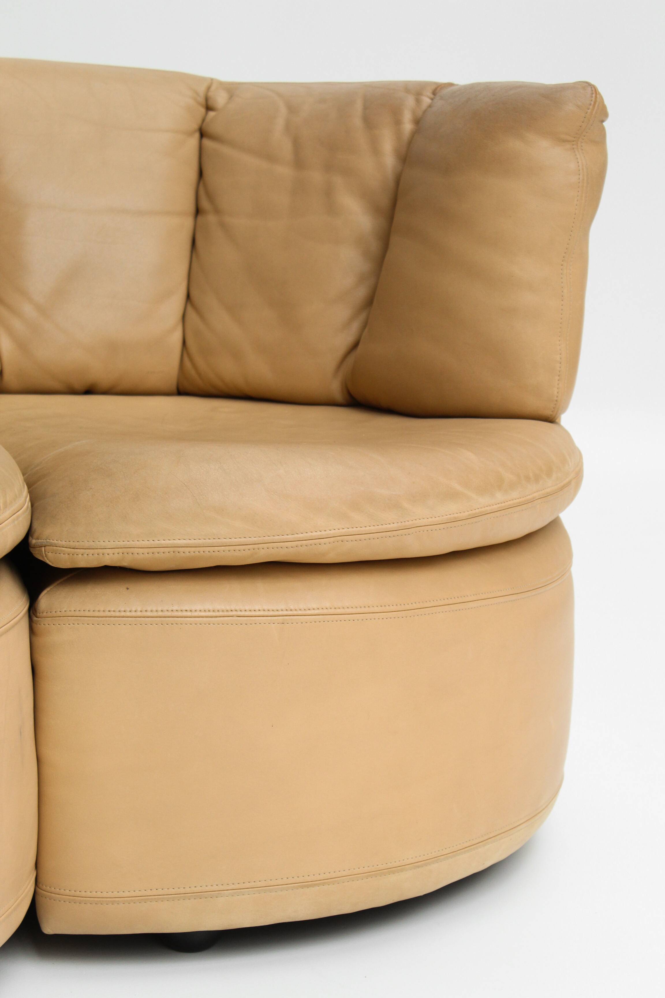 Vintage DS-800 “Biscuit” sofa by De Sede – beige leather 1970s