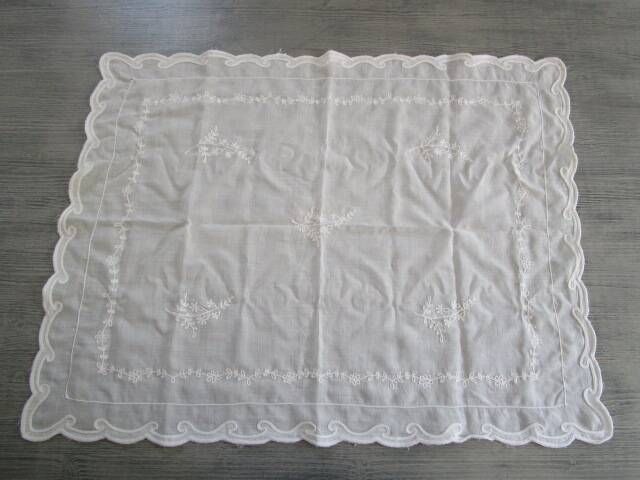 Voile De Berceau ancien avec dessus de lit assorti