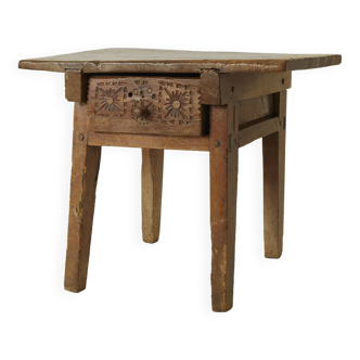 Spanish side table in solid wood Vintage Circa 1750