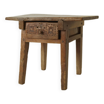 Table d'appoint Espagnole en bois massif Vintage Circa 1750