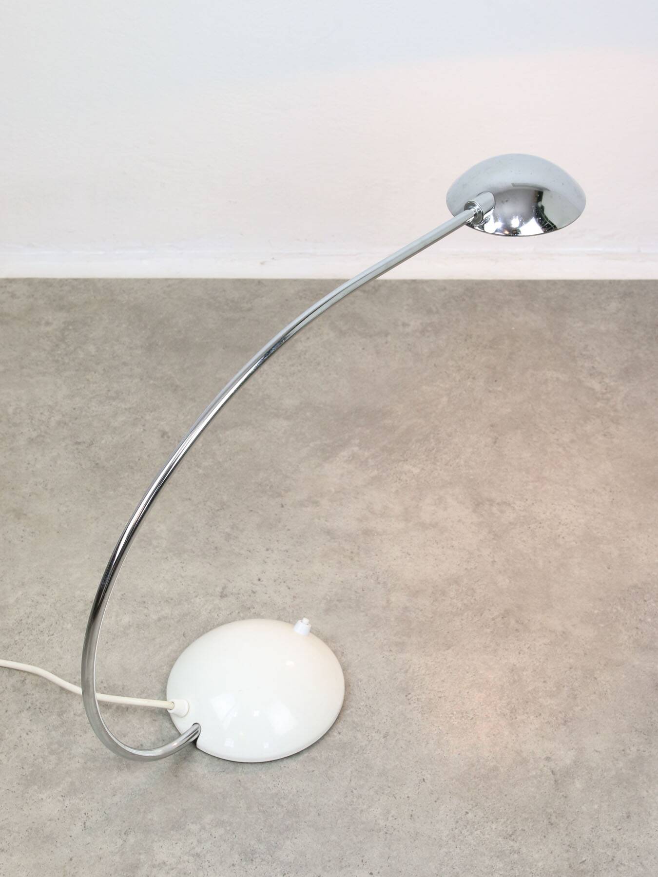 Vintage arc table lamp in white and chrome from meblo, 1980s
