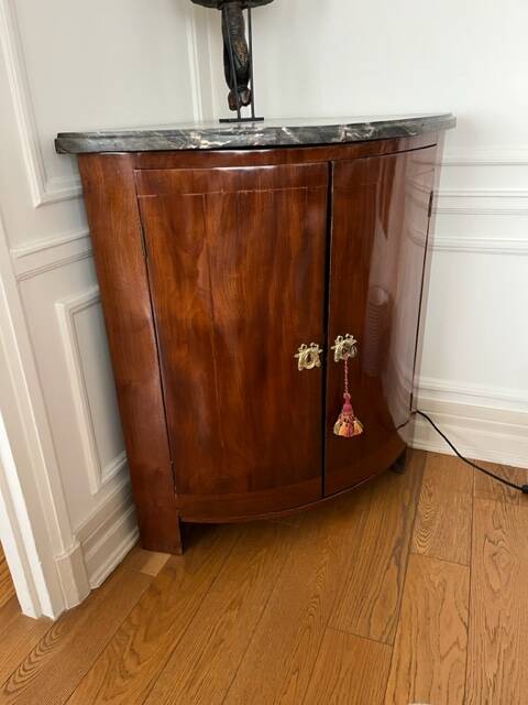 Mahogany corner