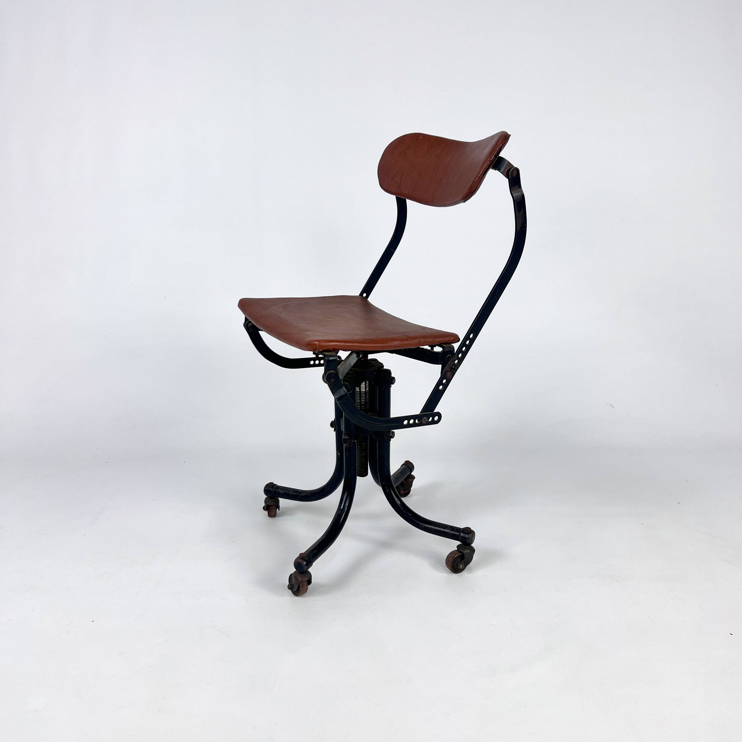Ergonomic "Do More Chair" by Tan Sad for Ahrend, England, 1920s