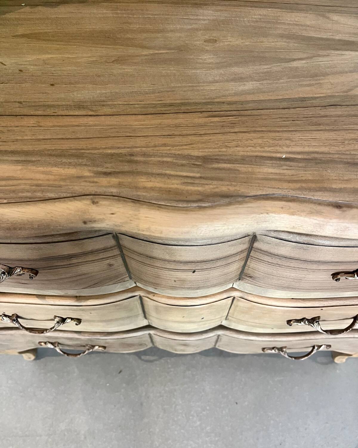 Shabby chic chest of drawers