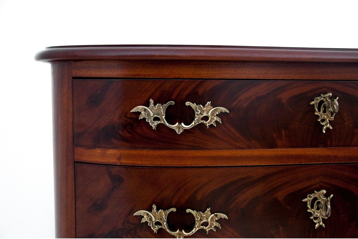 Commode antique, Europe du Nord, vers 1900