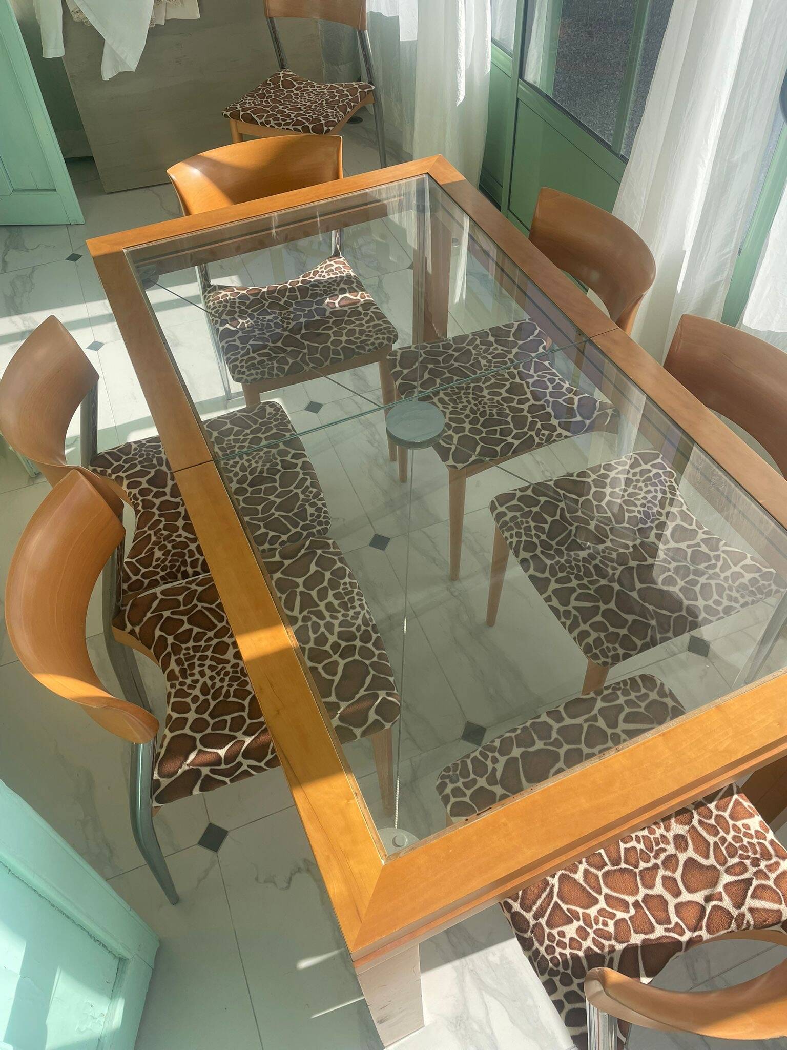 Table and 8 chairs Roche Bobois