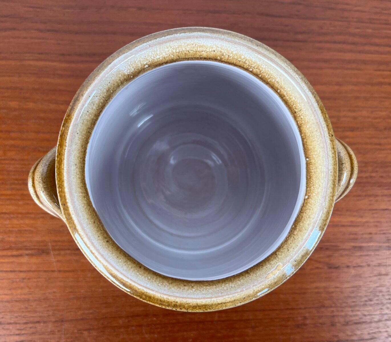 Mid-century Danish studio pottery bowl by Kaj Henning Jensen for Kh Keramik, 1960s.