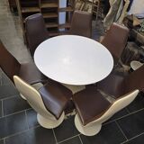 Tulip-shaped table from the 60s, Grosfillex