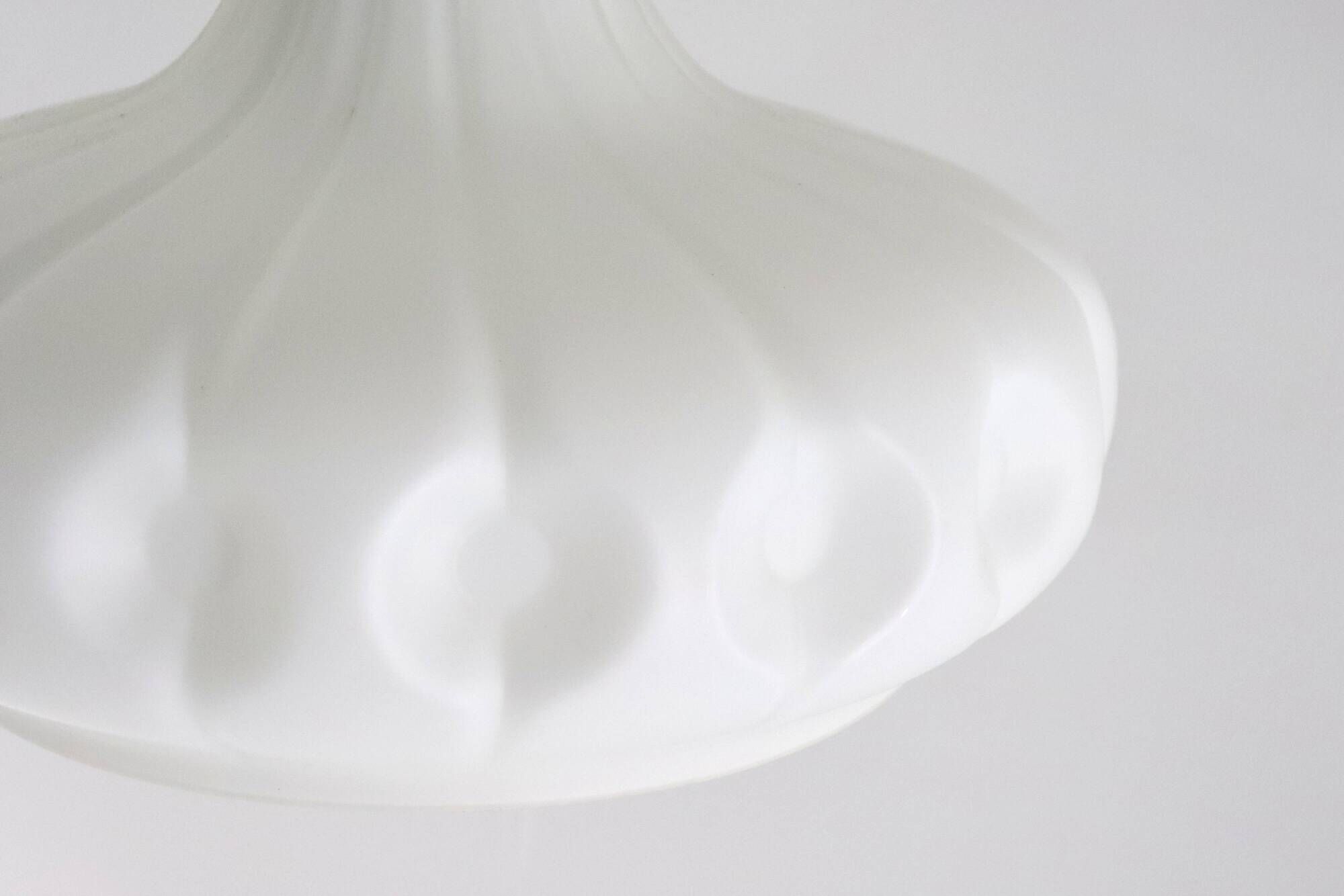 Peill & Putzler melkglazen lamp vintage mid century design