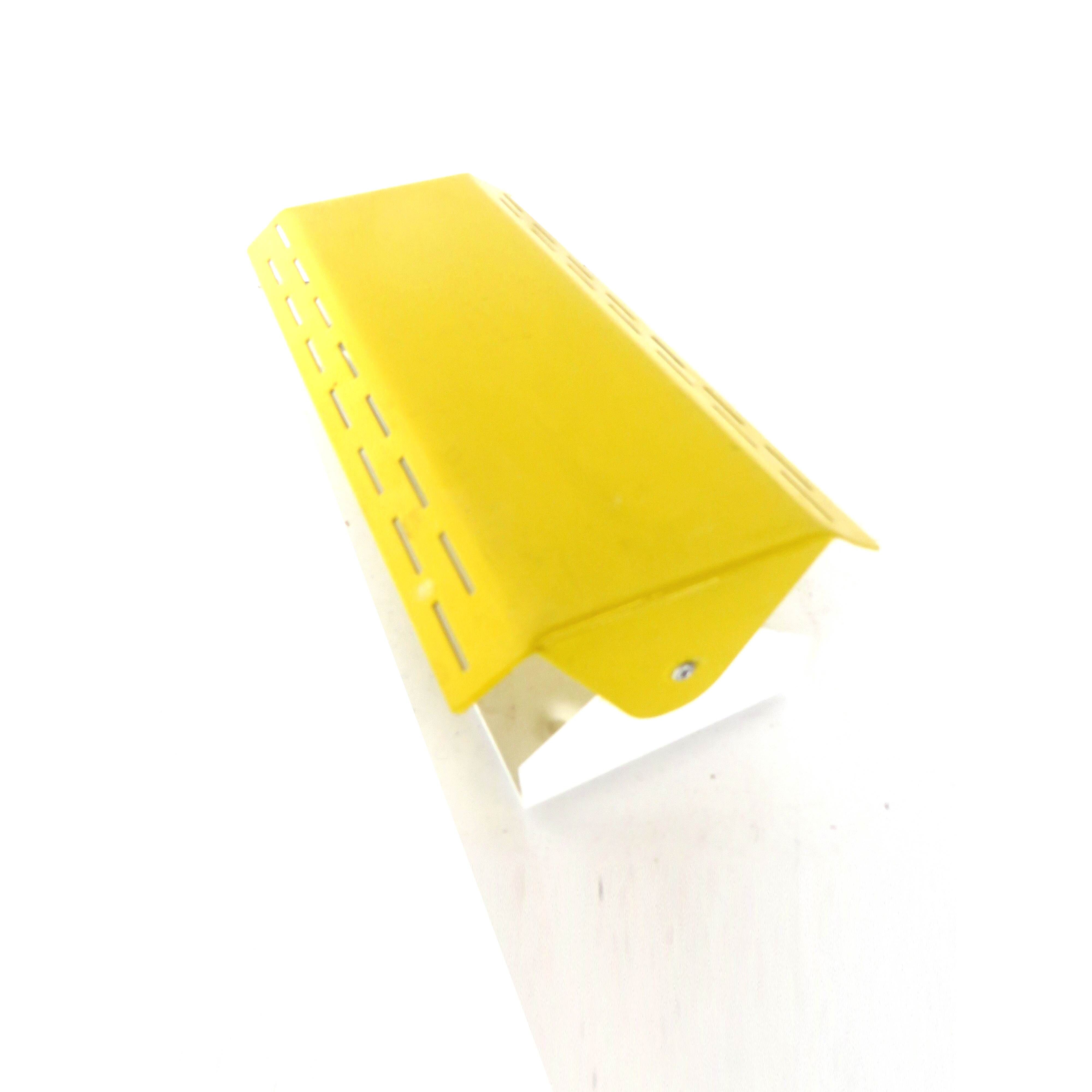 Adjustable vintage wall sconce from Anvia made of yellow metal