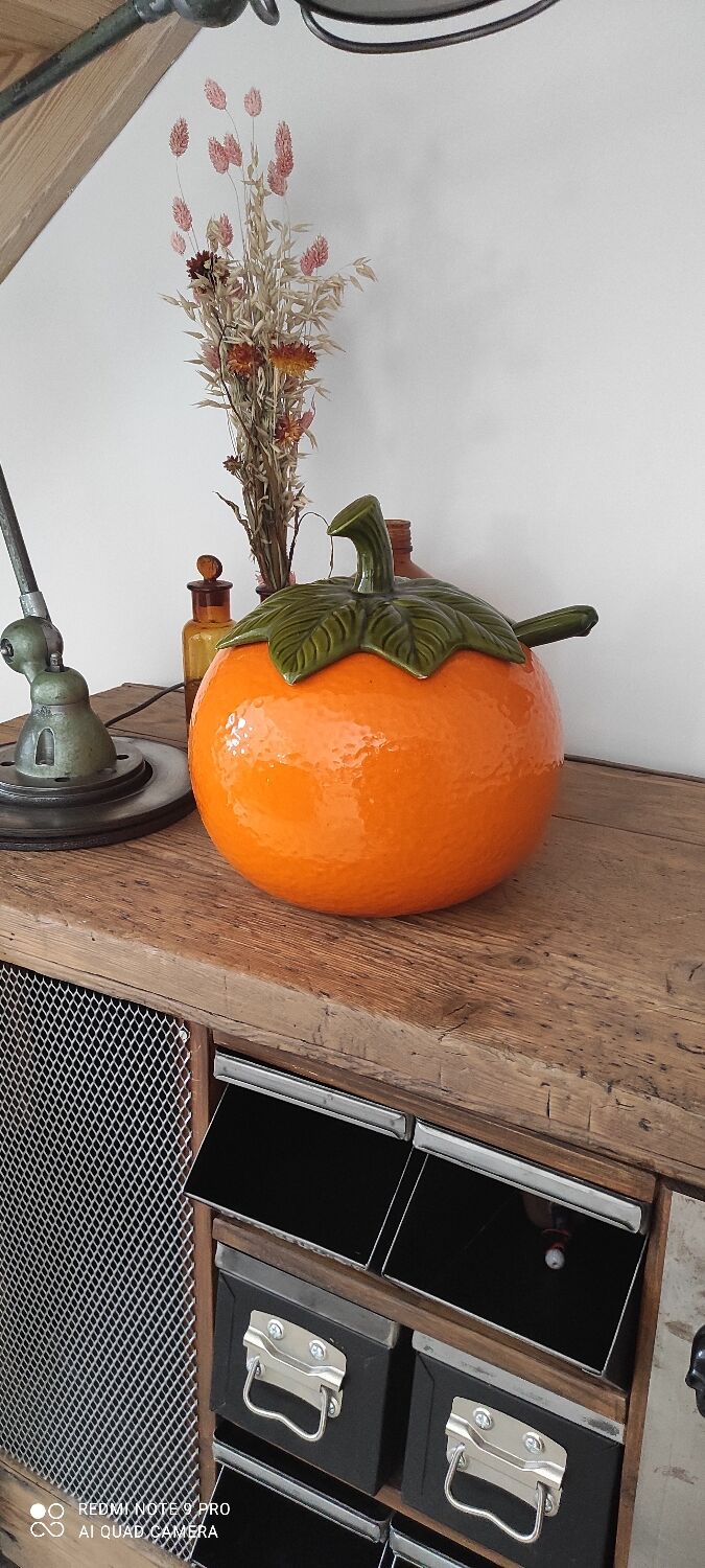 Orange juice vintage set