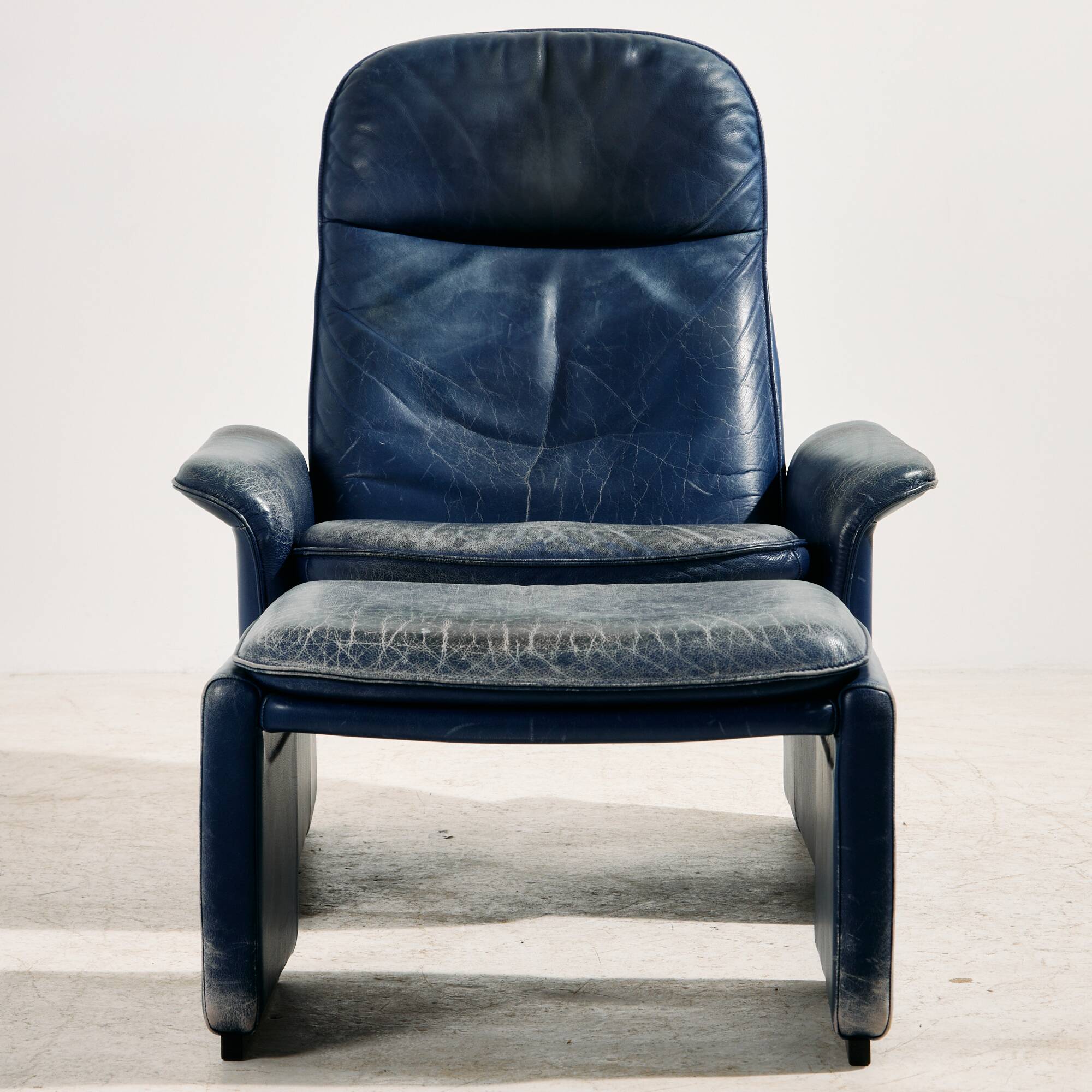 Fauteuil en cuir Ds 50 et ottoman par De Sede, ensemble de 2