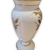 Vase in painted and gilded opaline animated scene