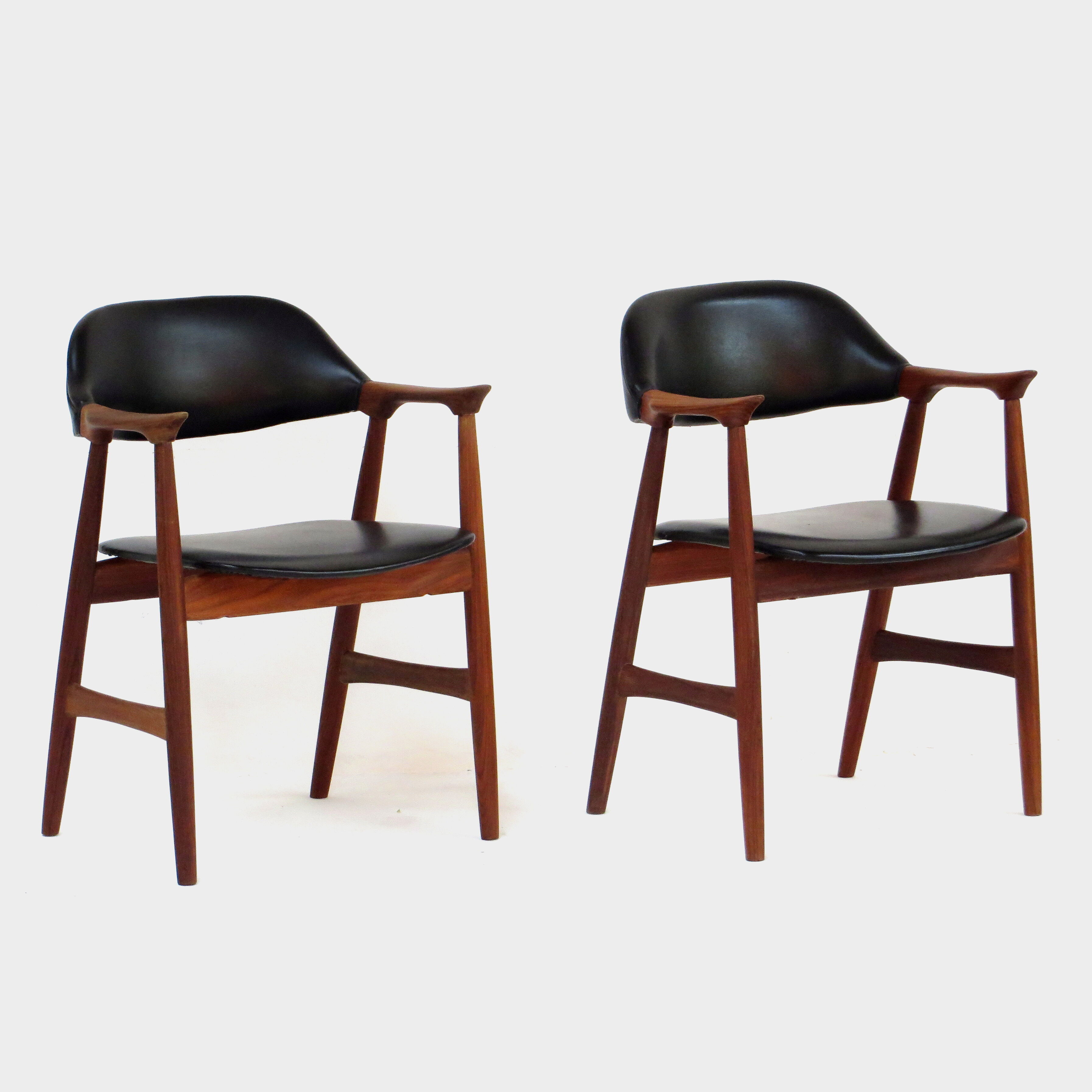 Set of two cowhorn desk arm chairs in black leatherette with teak frame, 1960s