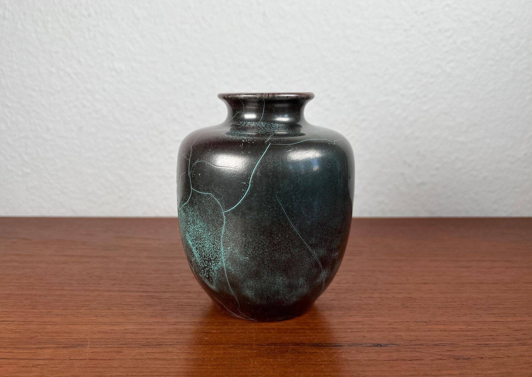 German studio pottery vase Art Deco by Richard Uhlemeyer, 1940s.