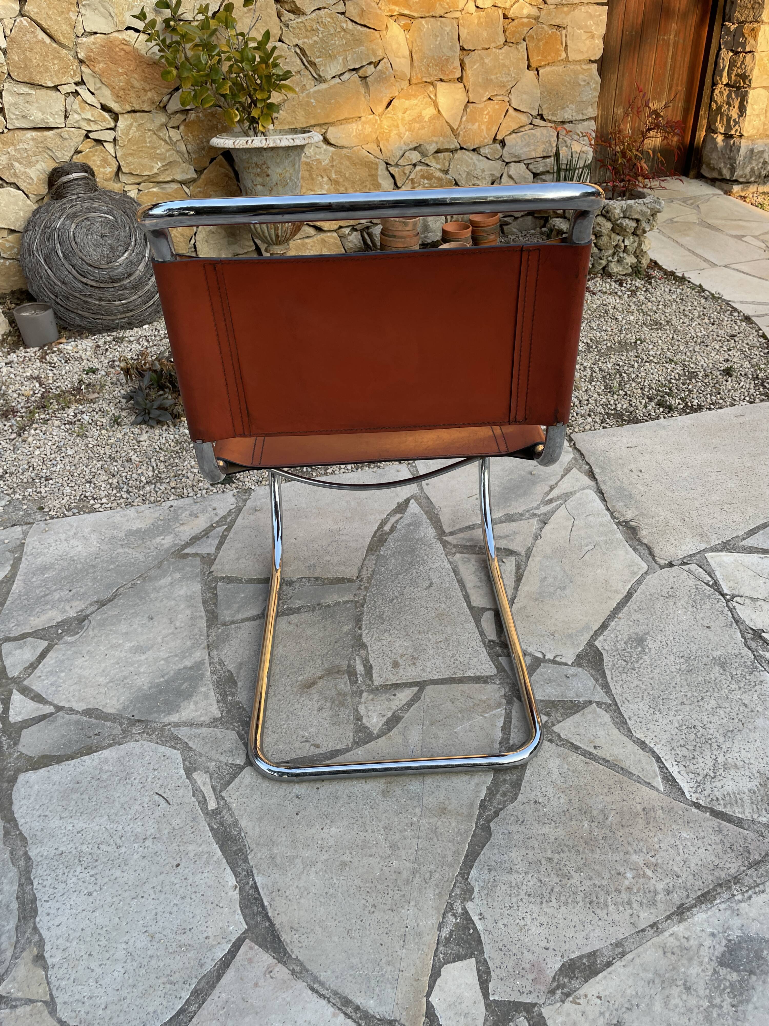 Four design chairs Mies van der Rohe Edition year 80